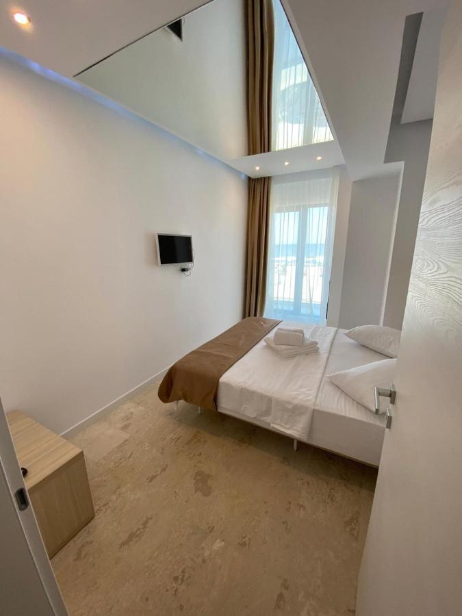 Apartament Ella Front View Navodari Luaran gambar
